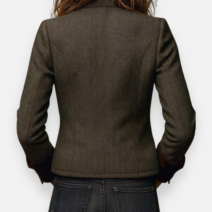 HARPER | TIMELESS TWEED JACKET WITH VELVET DETAILS