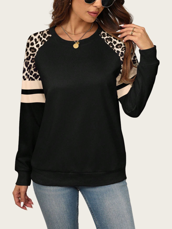 Claire™ | Chic Leopard Patch Sweatshirt